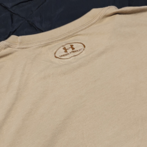 Under Armour T-shirt - Picture 3 of 3